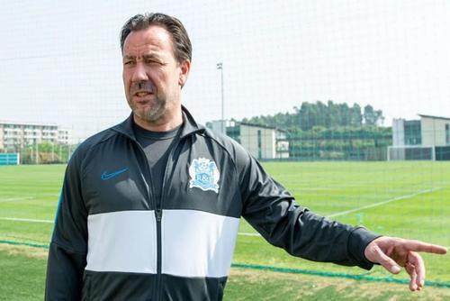 博鱼体育官方网站-邀请范佩西出任球队助教？广州城：永远别说不可能